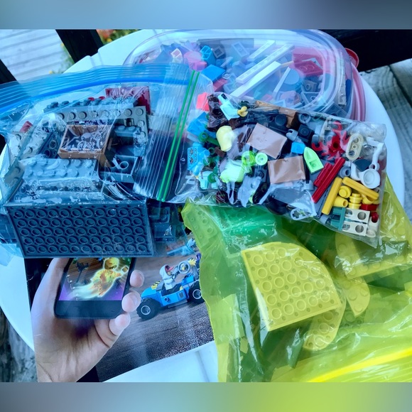 LEGO Hidden Side 70422 Shrimp Shack Attack Building Block Set *Missing One Leaf - Picture 7 of 16